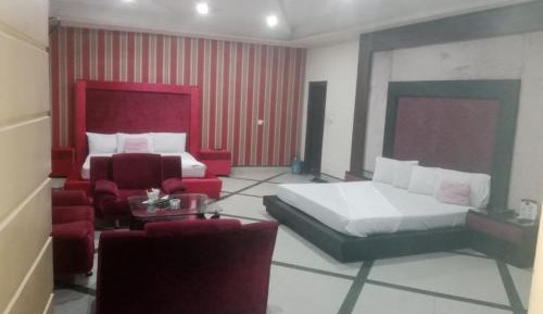 Deluxe Family Room