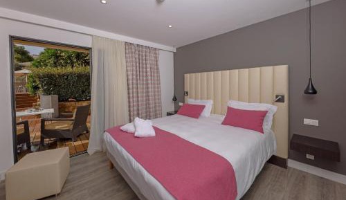 Superior Double Room with Garden View