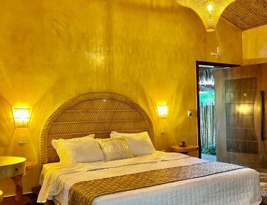 Queen Suite with Spa Bath