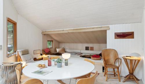 One-Bedroom Holiday Home