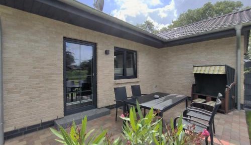 One-Bedroom Apartment with Terrace
