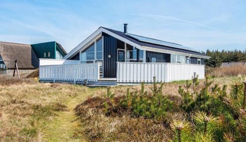 Four-Bedroom Holiday Home