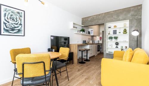 Apartment with Balcony