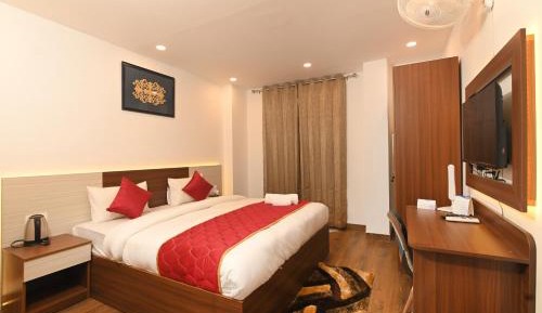 Deluxe Queen Room