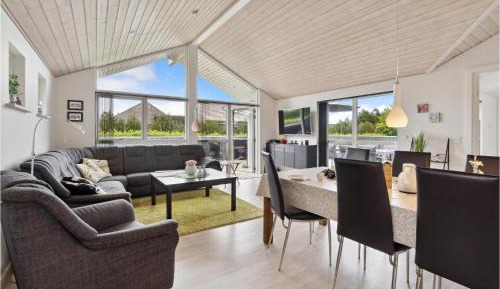 Four-Bedroom Holiday Home