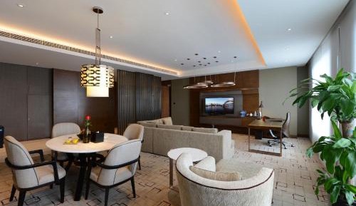 One-Bedroom Suite with River View