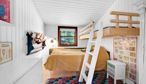 Three-Bedroom Holiday Home 