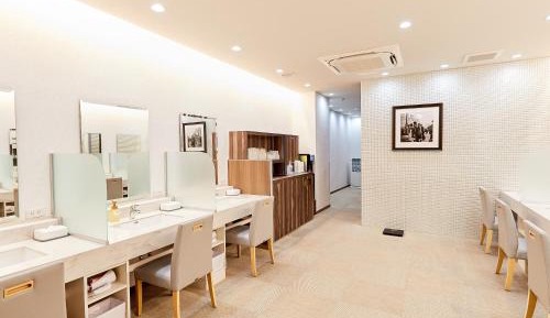 Wide Single Room with Shared Shower and Toilet (Women Only)