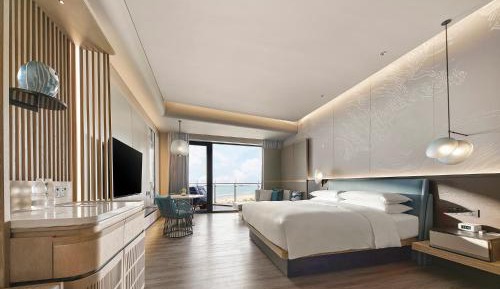 Deluxe King Room with Ocean View
