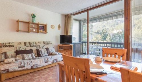 Apartment (4 Adults)