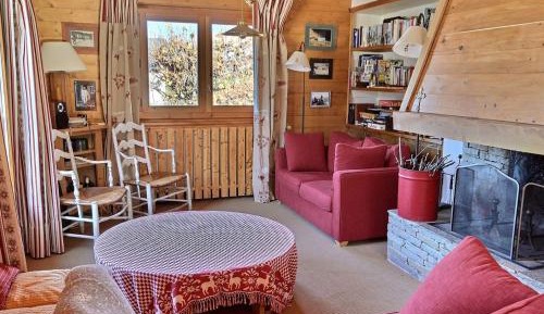 Chalet (10 Adults)