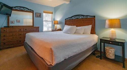 Deluxe King Suite