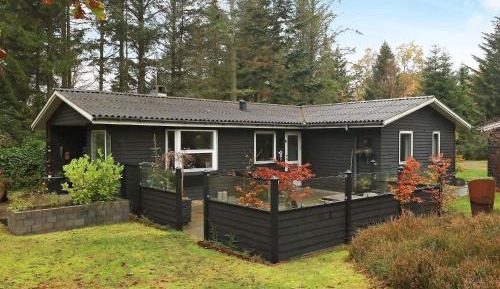 Three-Bedroom Holiday Home 