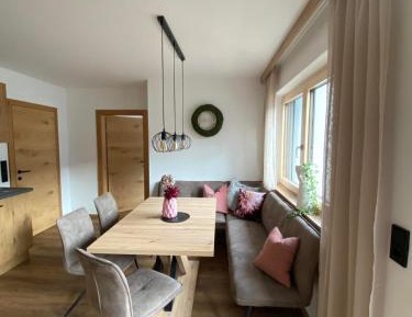Two-Bedroom Apartment with Shower 