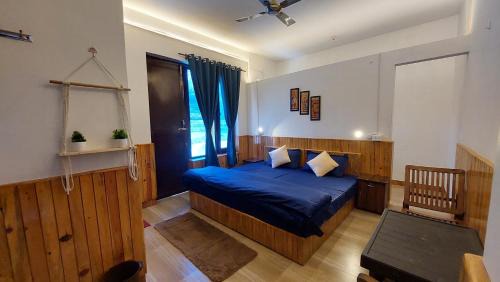 King Room with Mountain View