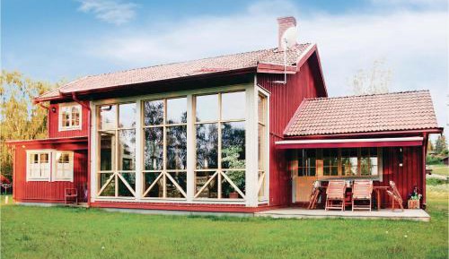 Four-Bedroom Holiday Home