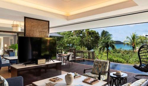 Two-Bedroom Villa with Pool and Beachfront