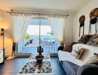 Studio with Sea View