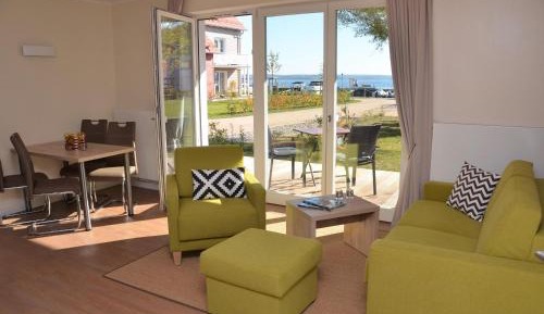 Apartment with Lake View