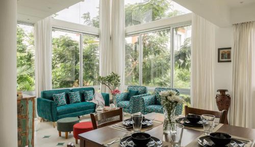 ElTesoro-Dazzling 2 bhk apt with terrace view