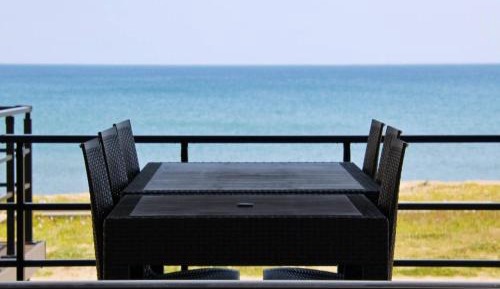 Family Room with Side Sea View