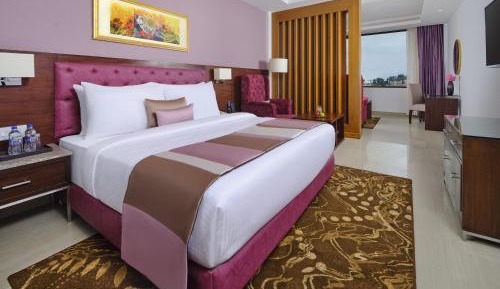 Junior Suite with Complimentary taxi stand transfer to Banganga/ Helipad , 15% off on Spa ( 30 min ), 15% off on F&B, 20% off on laundry per room per stay