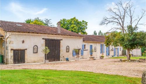 Three-Bedroom Holiday Home 