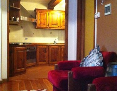 One-Bedroom Apartment with Terrace and Mountain View 
