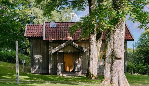 Cottage with Garden View