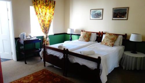 Twin Room with Private Bathroom