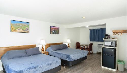 Deluxe Queen Room with Two Queen Beds