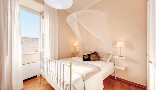 Premier One-Bedroom Apartment
