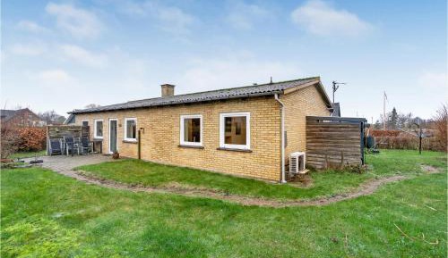 Three-Bedroom Holiday Home 