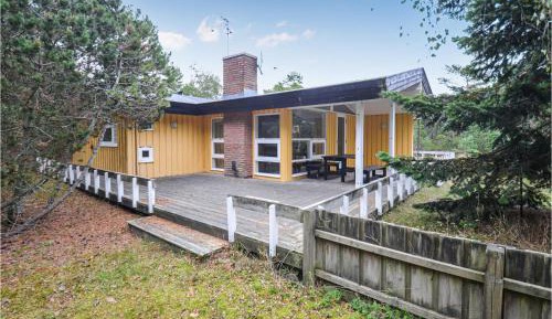 Three-Bedroom Holiday Home 