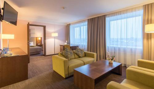 Apartment with One Double Bed and Living Room