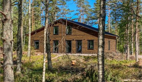 Three-Bedroom Holiday Home 