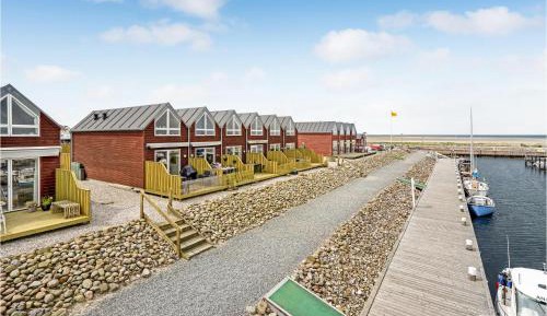 One-Bedroom Holiday Home