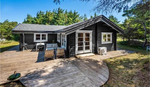 Three-Bedroom Holiday Home 
