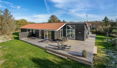 Five-Bedroom Holiday Home