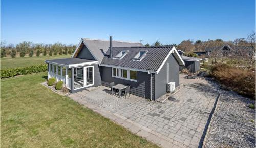Three-Bedroom Holiday Home 