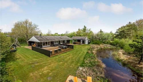 Three-Bedroom Vacation Home 