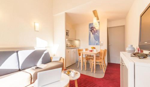 Studio with Sleeping Alcove - Open Mountain View (4 People)