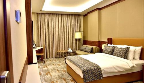 Deluxe King Room