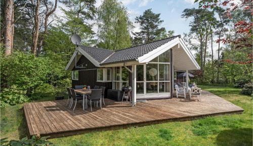 Three-Bedroom Holiday Home 