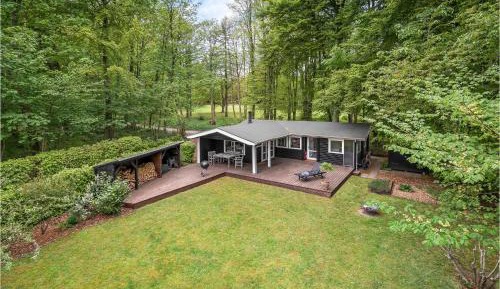 Three-Bedroom Holiday Home 