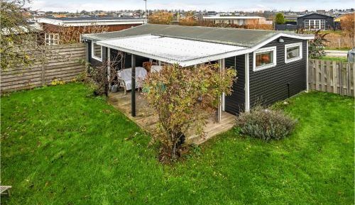 One-Bedroom Holiday Home