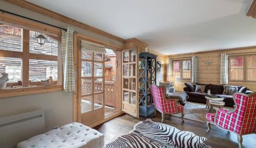 Chalet (10 Adults)