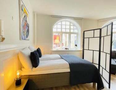 Deluxe Studio