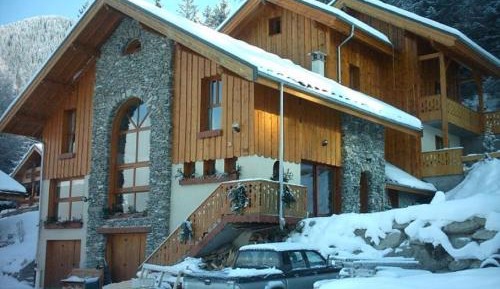 Chalet (12 Adults)