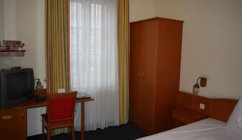 Budget Single Room